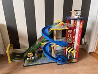 kidcraft trä mega ramp racer garage set