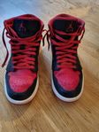 Nike Air Jordan 1