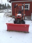 KUBOTA KOMPAKTTRAKTOR MED SNÖPLOG ...