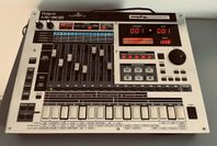 Roland MC-808