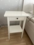 Hemnes sängbord