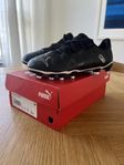 Puma fotbollsskor stl 31 