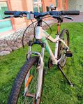 Specialized Myka 26" MTB barn / dam cykel.