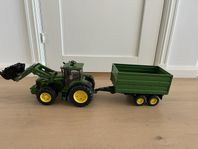 John Deere traktor och vagn