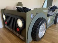 Barnsäng Militär Jeep