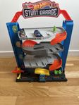 Hot wheels stunt garage