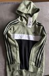 Helt ny adidas hoodie storlel 122/128