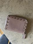 Valentino Garavani Studded Wallet i Rosa Läder