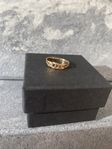 Bismarck ring 18 k guld 