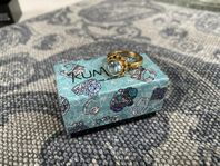 Kumkum ring silver med guldplätering och sten 