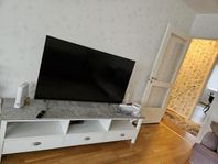 tvbord och tv