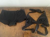 Oanvänd bikini, 50-tals-design. Båda för 70. Retro stil 