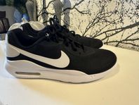 Nya jättefina Nike air sneaker herr stl 42