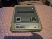 super nintendo 2 konsoler+ 7 spel 