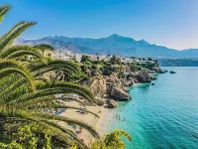 Havsutsikt i vackra Oasis Capistrano Nerja Burriana Beach