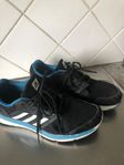 Adidas Gympaskor. 43,5