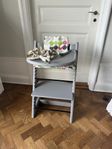 Stokke Tripp Trapp med babyset, bricka, sele, dyna,tippskydd