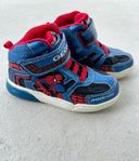 Läckra höstsneakers med Spiderman 