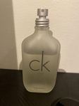 Calvin Klein parfym 70ml kvar ungefär