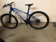 MTB TREK MARLIN 4 /XL 29" stor däck 