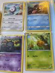 4 st pokemonkort Castform,Shellder, Banette, Combee