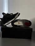 JORDAN 4 RETRO SE BLACK CANVAS