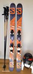 Salomon nfxt Twintip JR 140 cm + Stavar + Hjälm .