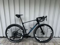 Giant Revolt AXS gravel