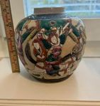 Vase porcelain Warrior scene