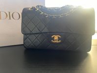 Chanel classic flap bag vintage