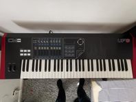 Midi keyboard CME UF6