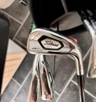 Titleist AP3 718 förlängda 1 tum