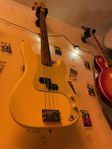 Fender precision bass