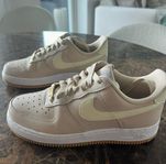 Nike air force dam (37,5) Färg: Sanserift/Coconut milk 