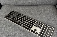 Apple Magic Keyboard med Touch ID och Numerisk Keypad 