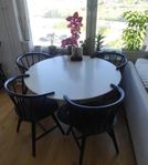 Table with 4 chairs 