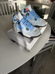 Jordan 4 UNC