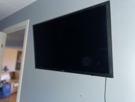 Samsung smart tv 32" + väggfäste