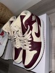 air Jordan 1 mid se cream/sail red split 