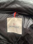 Moncler jacka till salu. Size 4 Large