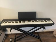 Roland FP30 digital piano 