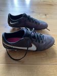 Fotbollsskor Nike Tiempo