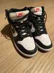 Nike dunk high strl 39