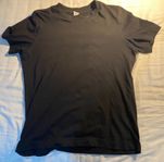 Svart/vita T-shirt finns S/M/L/XL 30kr st 5 för 4