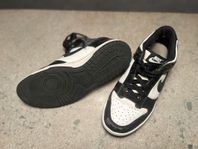 Nike Dunk Low - Svart/Vit str 38.5