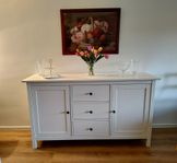 Vitt sideboard