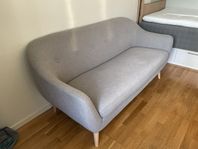 Soffa Egedal 2.5 sits