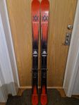 Völkl Mantra Jr twintips skidor 158cm