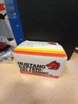 Mustang batteri belysning 