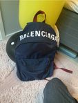 Balenciaga rygga ”STEAL”